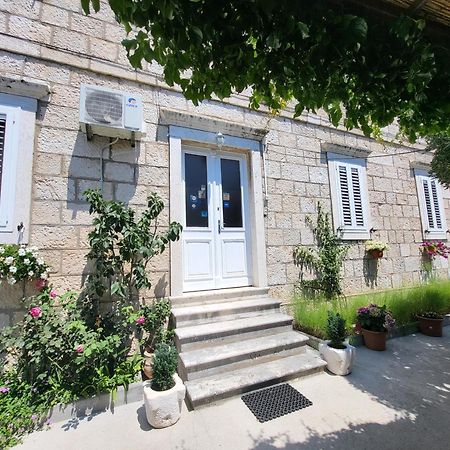 Apartments Miljas دوبروفينك المظهر الخارجي الصورة